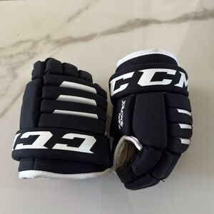 Like new ! Bauer hockey gloves youth size 10